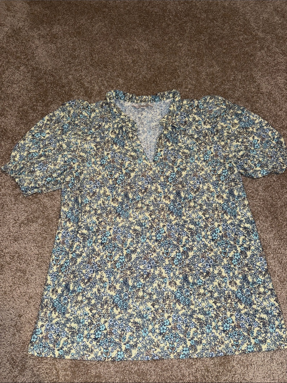 LOFT Floral V-Neck Puff Sleeve Top in Blue and Cream- medium